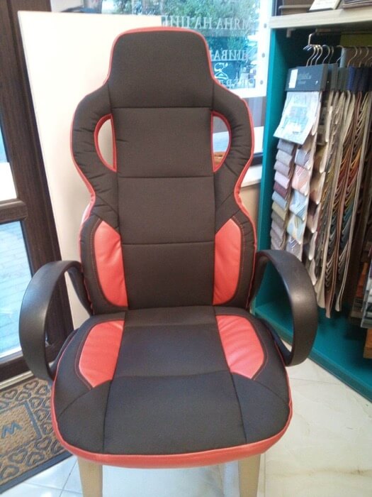Претапициран офис стол